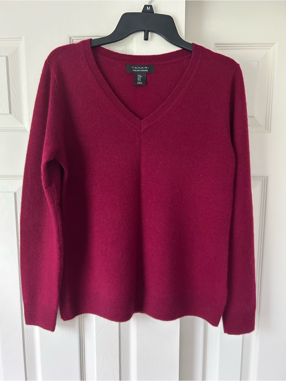 Tahari 2-Ply Cashmere Soft V-Neck Burgundy Maroon Sweater, Medium